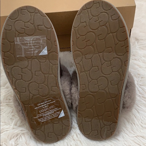 Authentic UGG scuffette 2 satin slippers - Picture 8 of 8